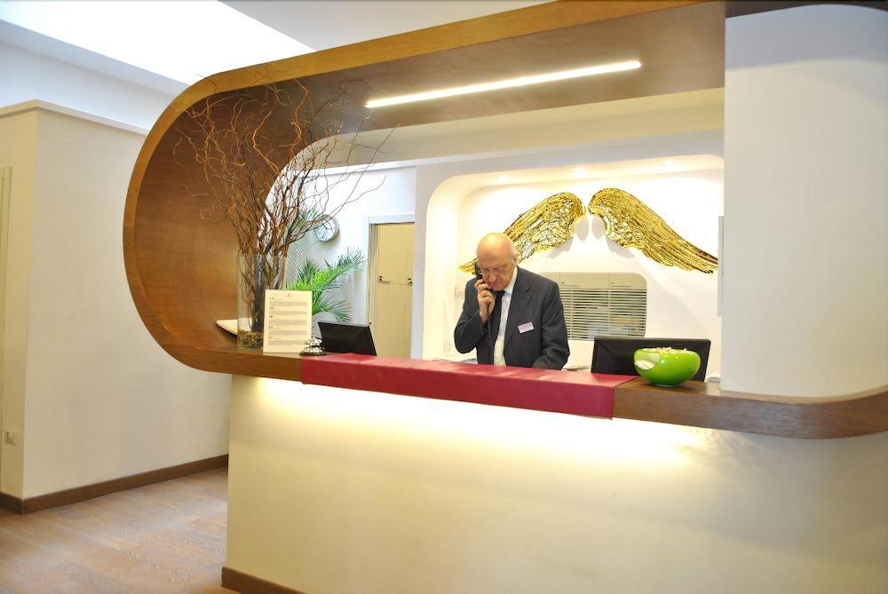 Hotel Plaza ซอร์เรนโต ภายนอก รูปภาพ