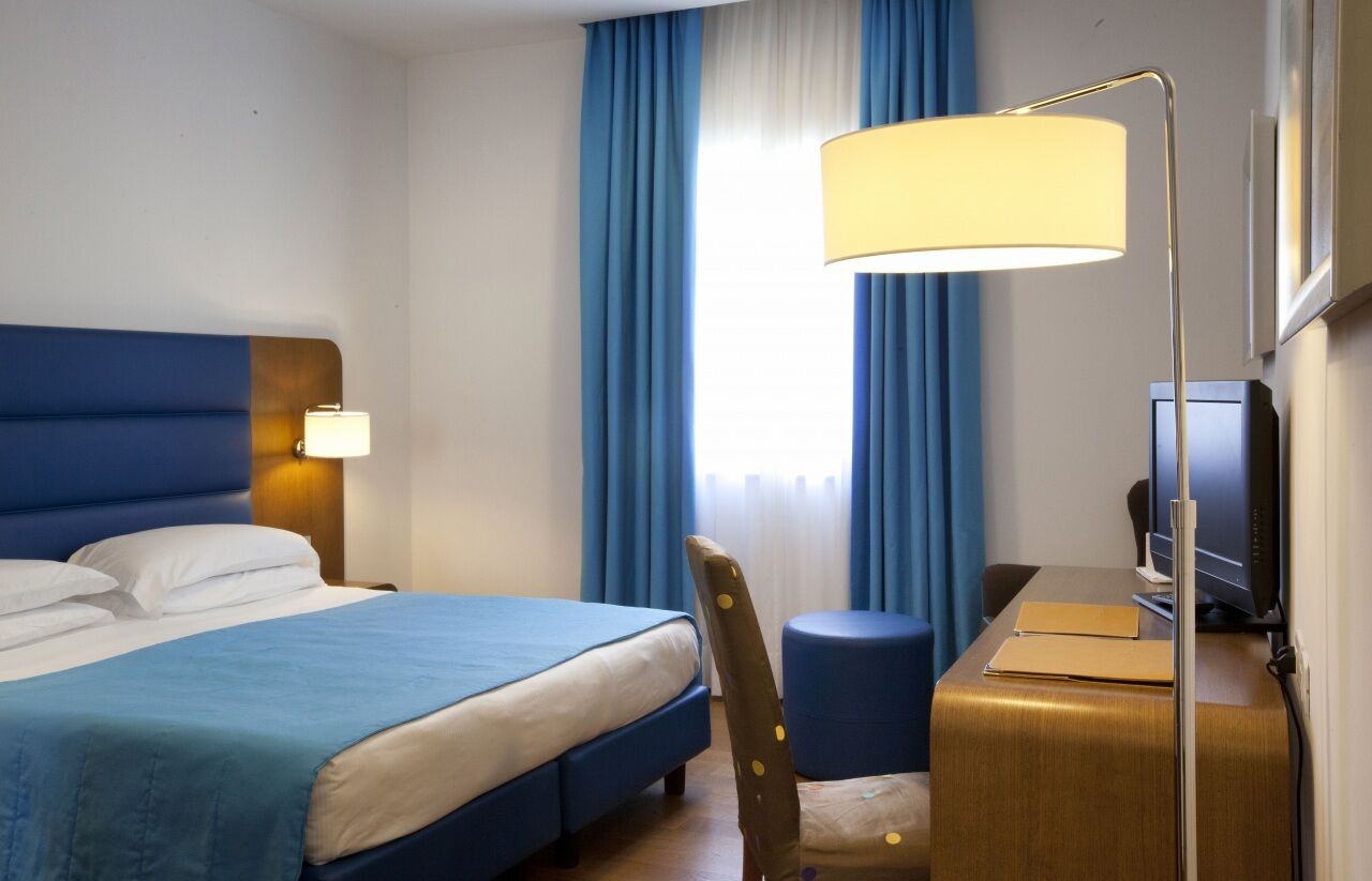 Hotel Plaza ซอร์เรนโต ภายนอก รูปภาพ
